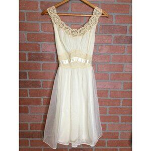 Vintage Vanity Fair Nylon Lace Slip Dress Nightgown Size 34 Fairycore Fairy Flow
